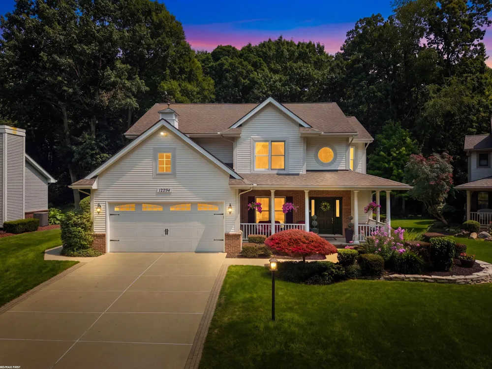 12294 Parkside Circle Washington Township, MI 48094