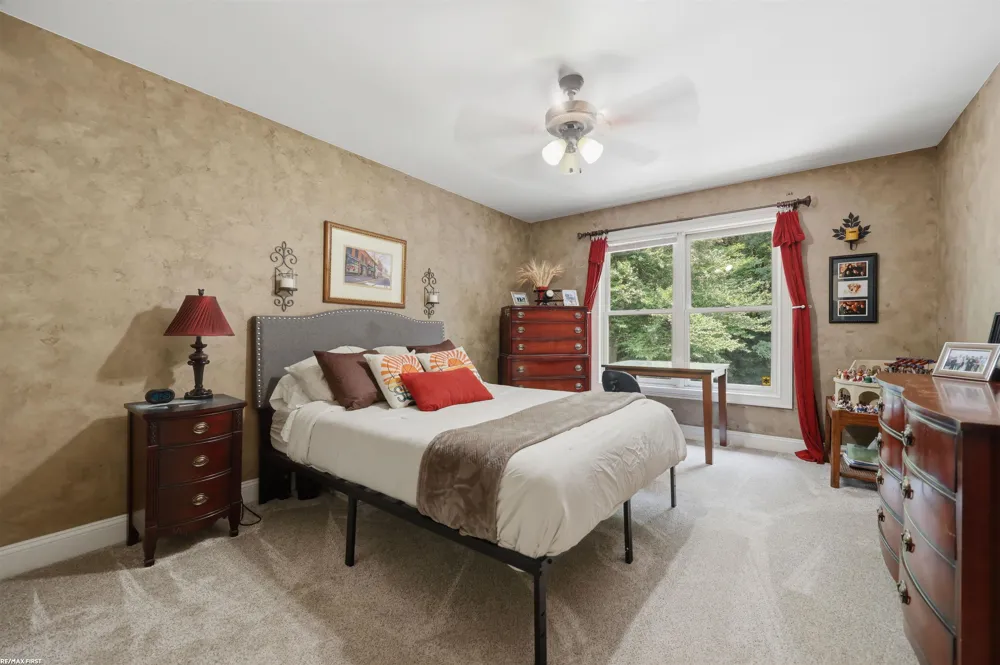12294 Parkside Circle Washington Township, MI 48094