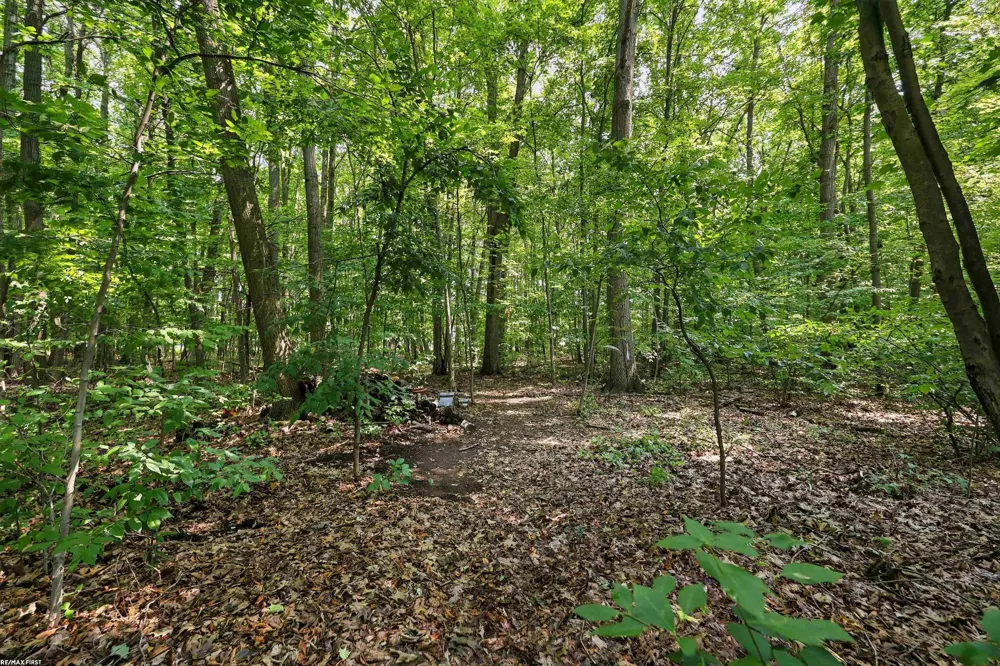 12294 Parkside Circle Washington Township, MI 48094