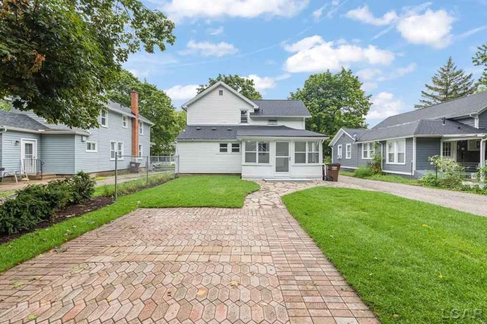 614 Toledo Street Adrian City, MI 49221