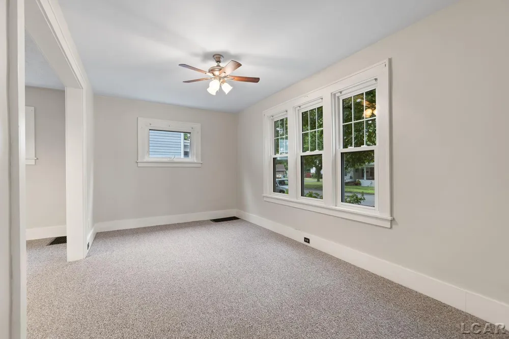 614 Toledo Street Adrian City, MI 49221