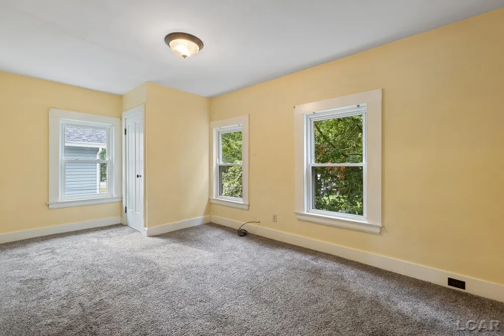 614 Toledo Street Adrian City, MI 49221