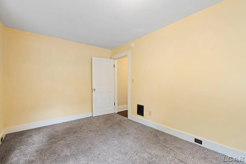 614 Toledo Street Adrian City, MI 49221