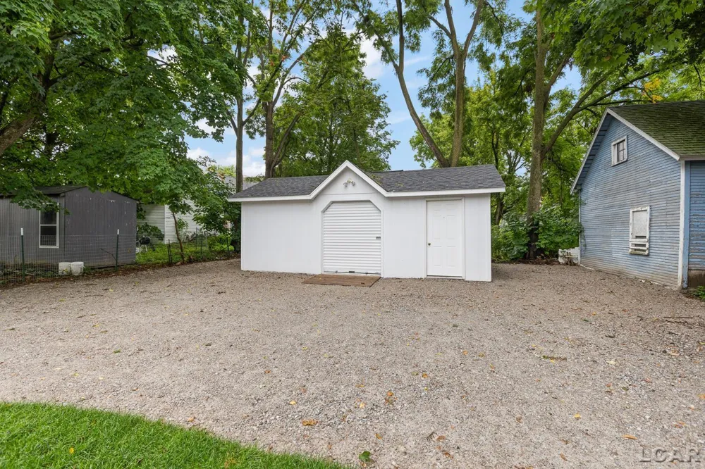 614 Toledo Street Adrian City, MI 49221