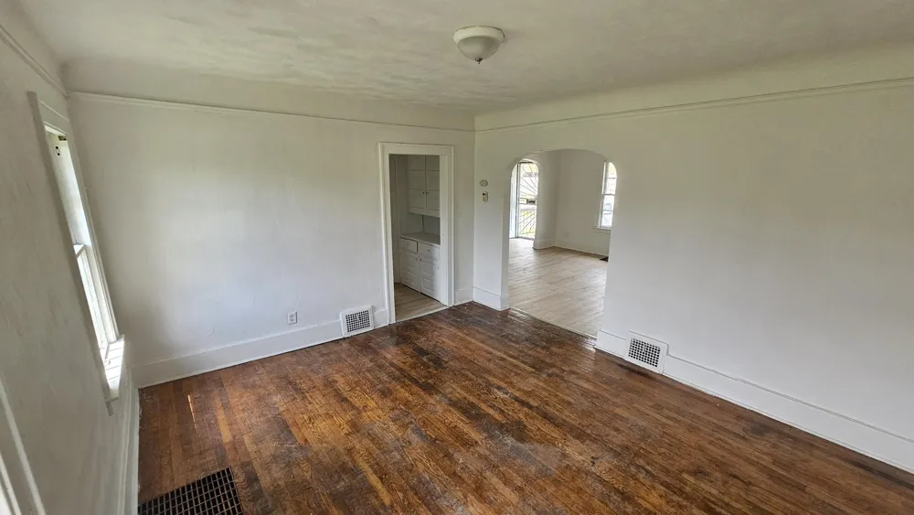 345 W Nevada Street Highland Park City, MI 48203