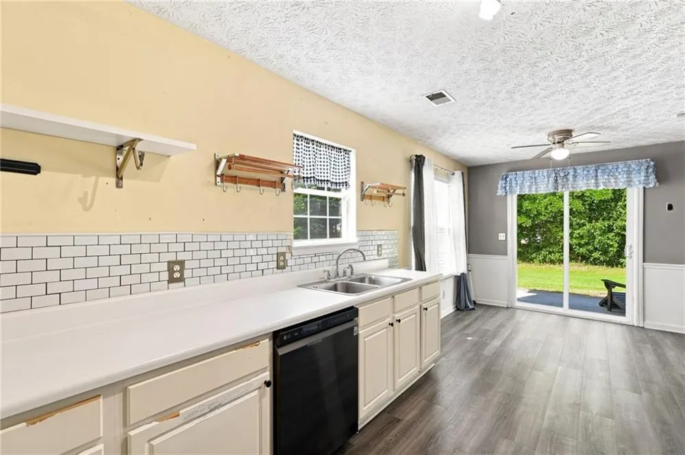 1648 Graystone Drive Hampton, GA 30228