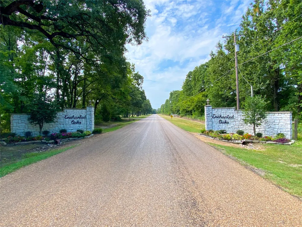 102 Enchanted Isles Circle Mabank, TX 75156