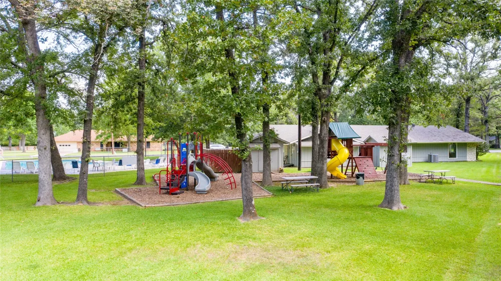 102 Enchanted Isles Circle Mabank, TX 75156