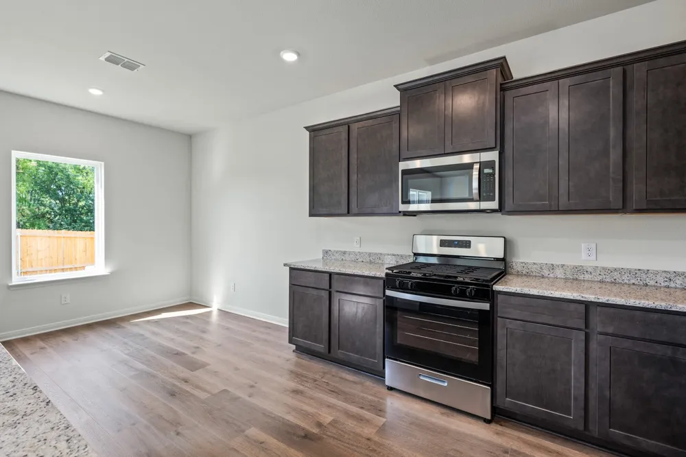 8433 White Wolf Trail Ponder, TX 76259
