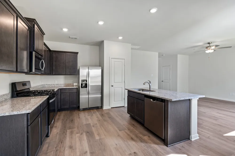 8433 White Wolf Trail Ponder, TX 76259