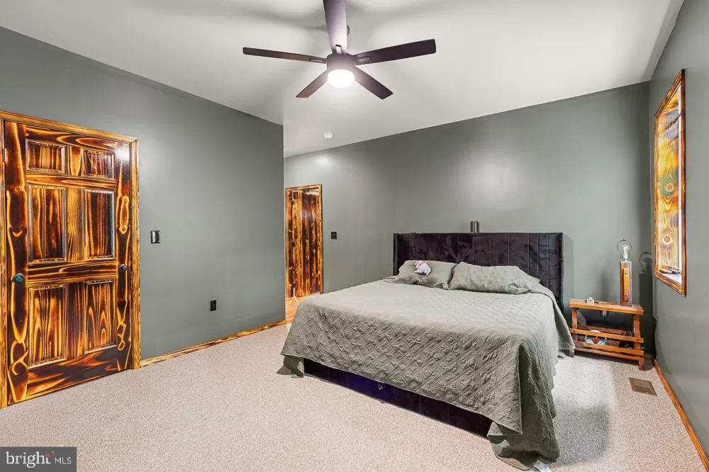859 HANK LANE Berkeley Springs, WV 25411