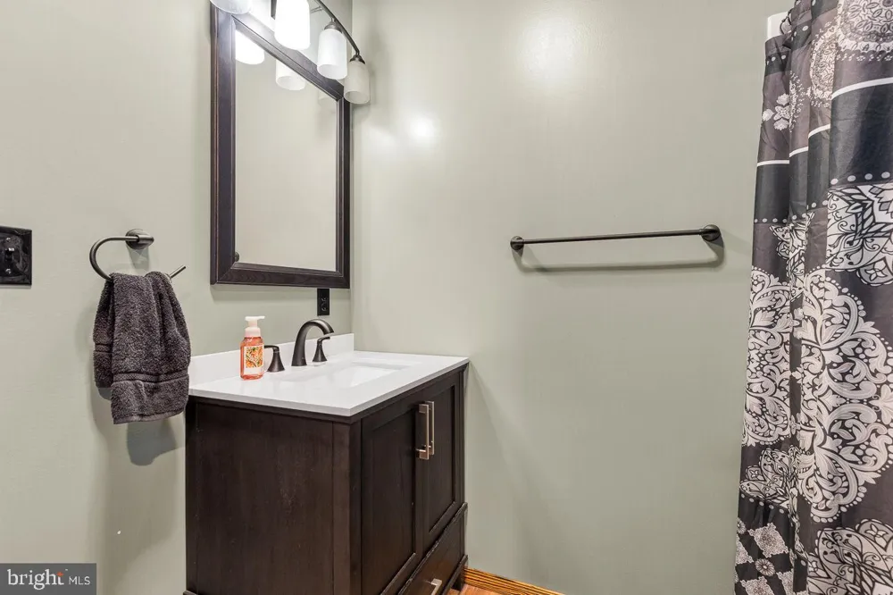 859 HANK LANE Berkeley Springs, WV 25411