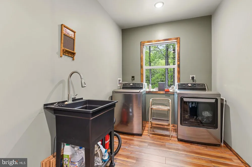 859 HANK LANE Berkeley Springs, WV 25411