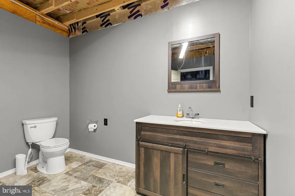 859 HANK LANE Berkeley Springs, WV 25411