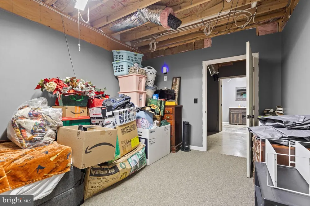 859 HANK LANE Berkeley Springs, WV 25411