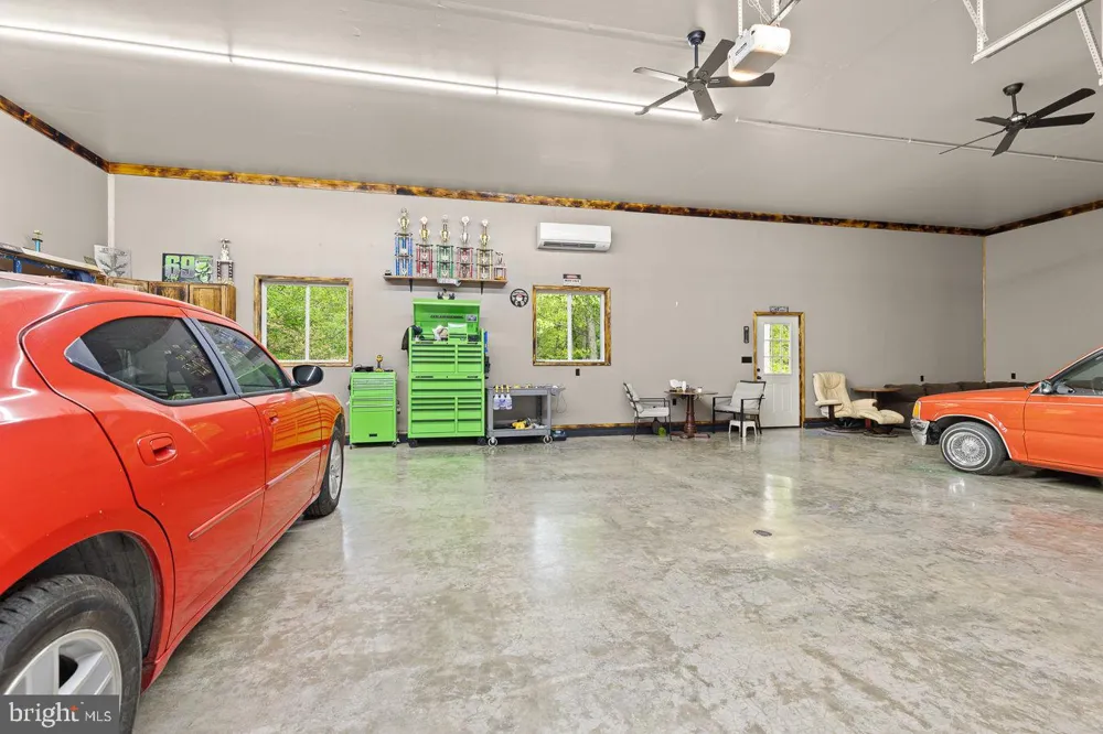 859 HANK LANE Berkeley Springs, WV 25411