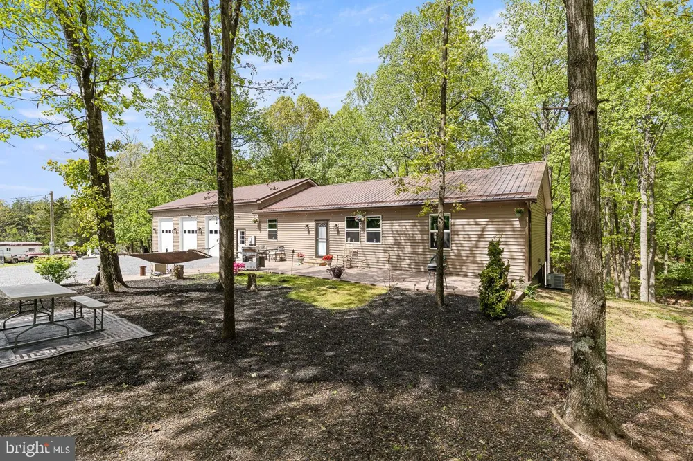 859 HANK LANE Berkeley Springs, WV 25411