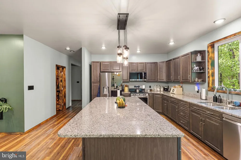 859 HANK LANE Berkeley Springs, WV 25411