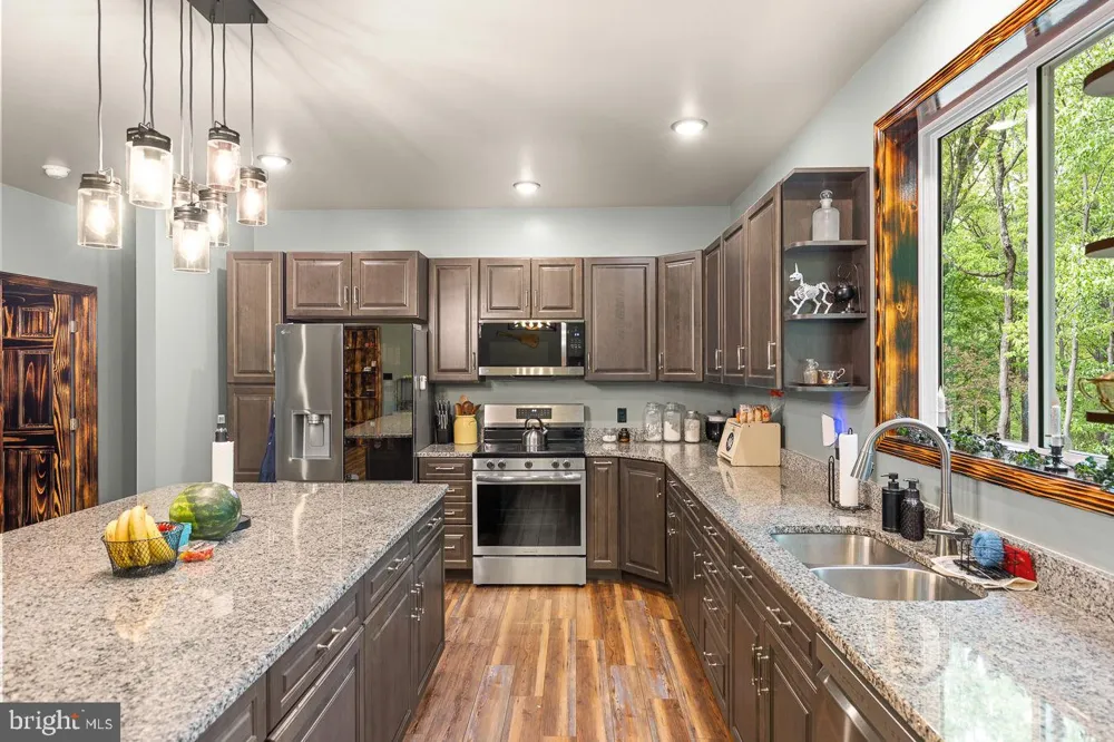 859 HANK LANE Berkeley Springs, WV 25411
