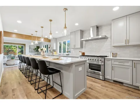 7528 Queen Circle