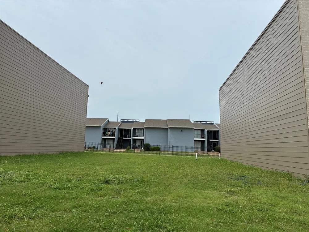 9493 Timberleaf Drive Dallas, TX 75243