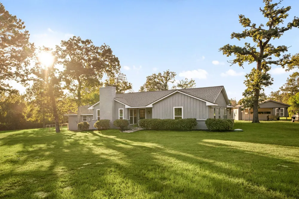 409 Sikes Road Bellville, TX 77418