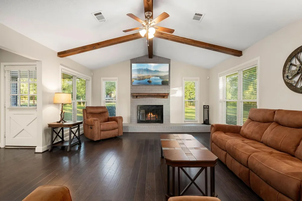 409 Sikes Road Bellville, TX 77418