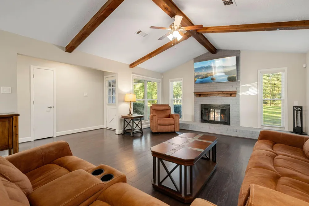 409 Sikes Road Bellville, TX 77418