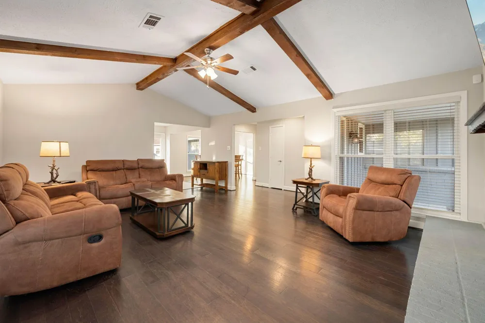 409 Sikes Road Bellville, TX 77418