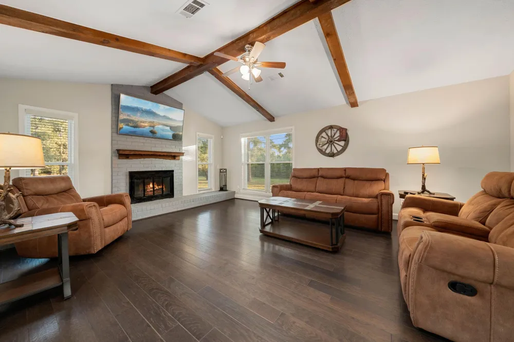 409 Sikes Road Bellville, TX 77418