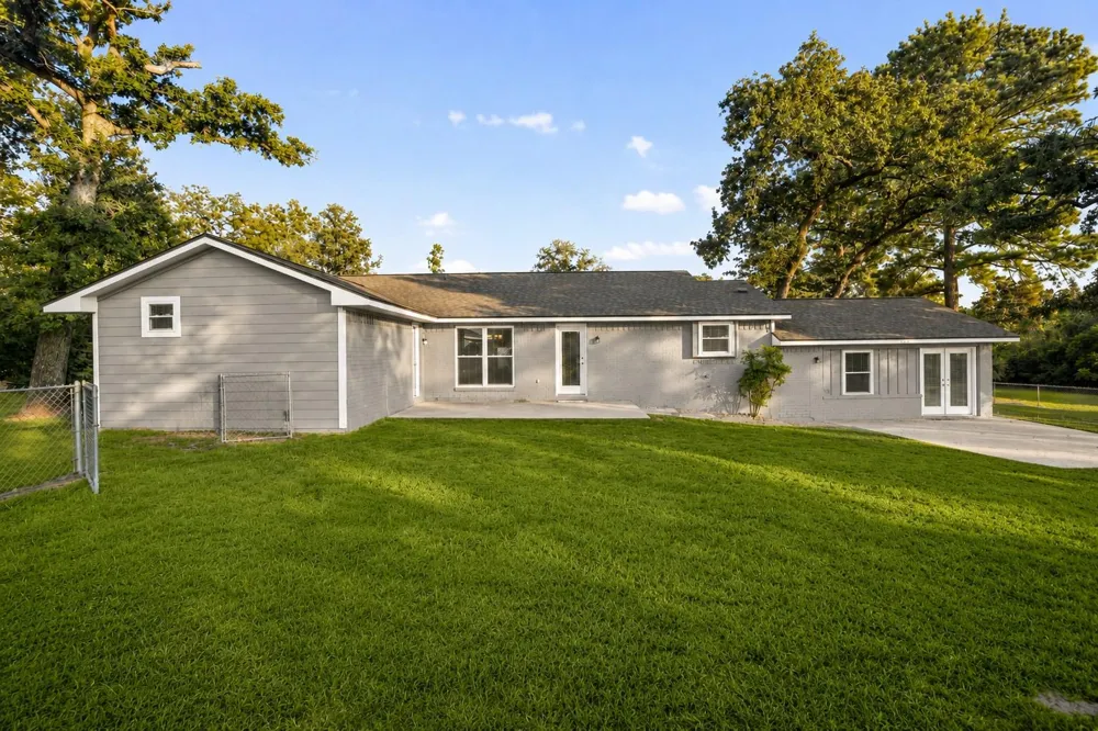 409 Sikes Road Bellville, TX 77418