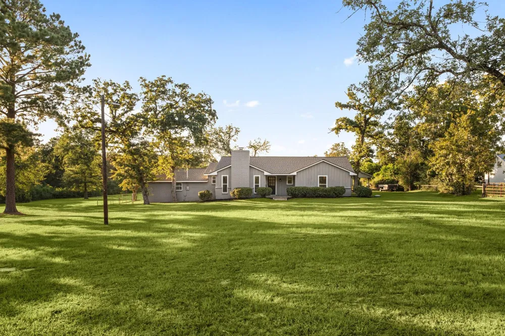 409 Sikes Road Bellville, TX 77418