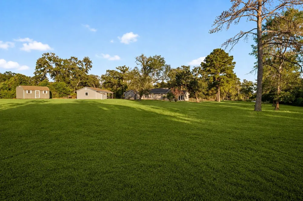 409 Sikes Road Bellville, TX 77418