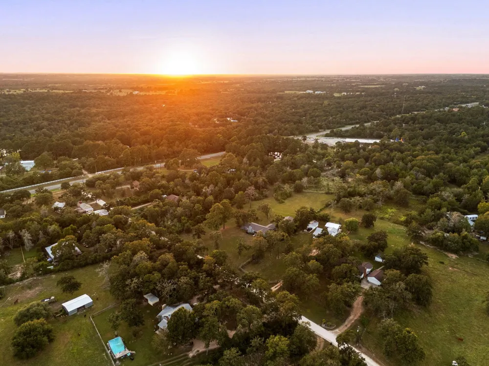 409 Sikes Road Bellville, TX 77418