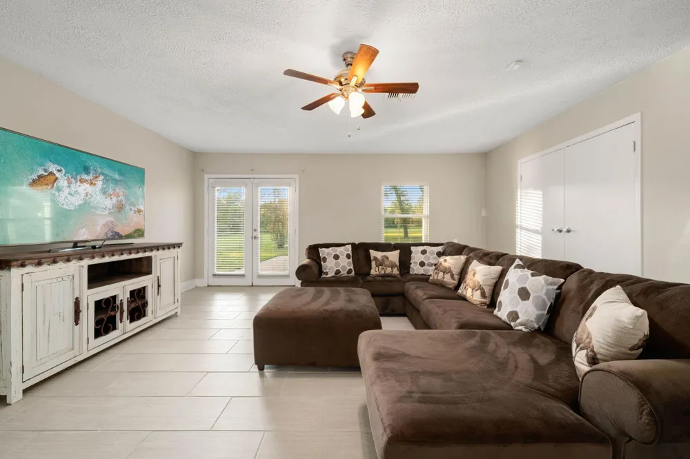 409 Sikes Road Bellville, TX 77418