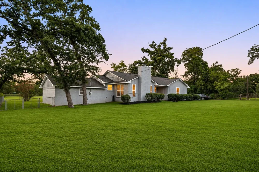 409 Sikes Road Bellville, TX 77418