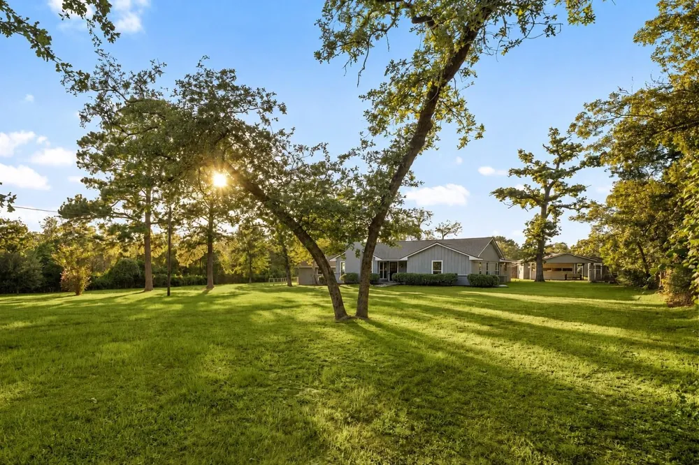 409 Sikes Road Bellville, TX 77418
