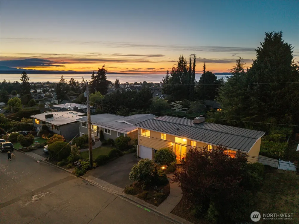 741 Hemlock Street Edmonds, WA 98020