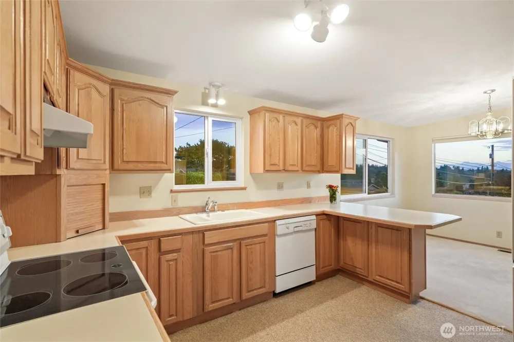 741 Hemlock Street Edmonds, WA 98020
