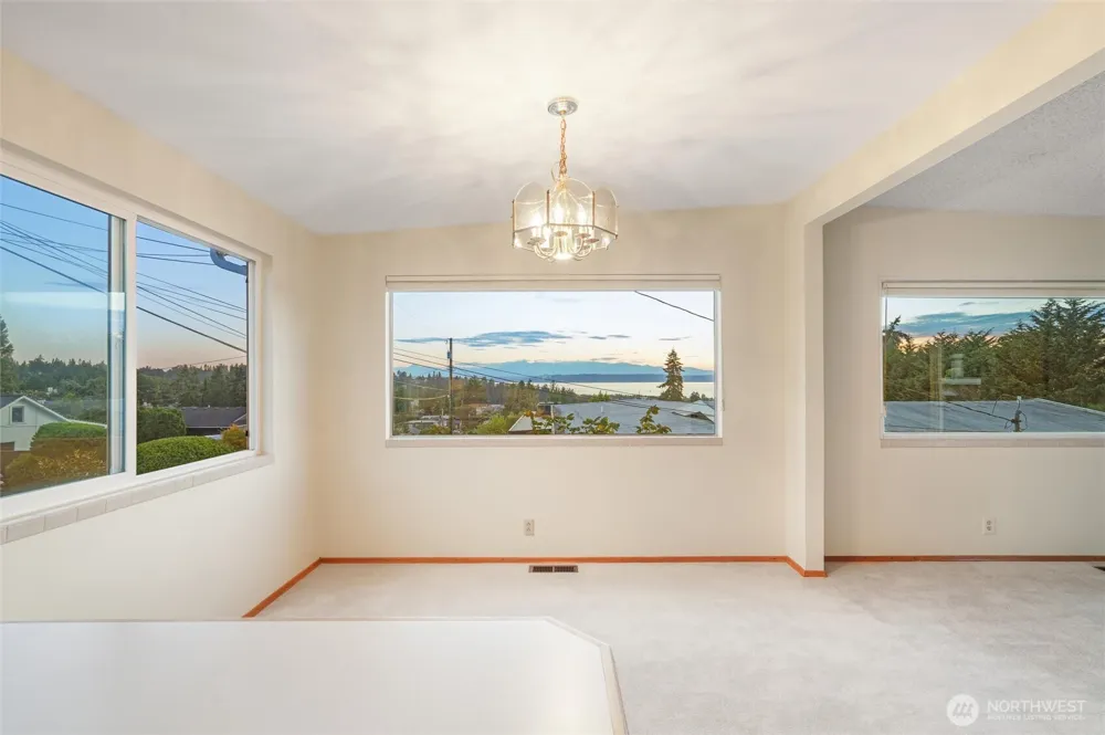 741 Hemlock Street Edmonds, WA 98020