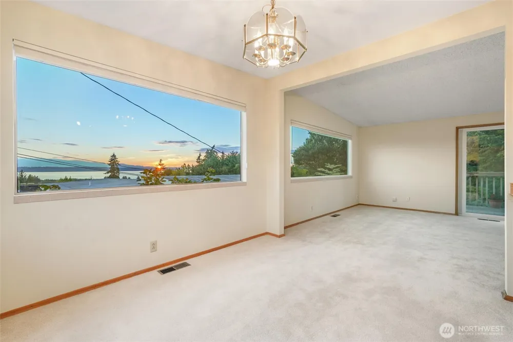 741 Hemlock Street Edmonds, WA 98020