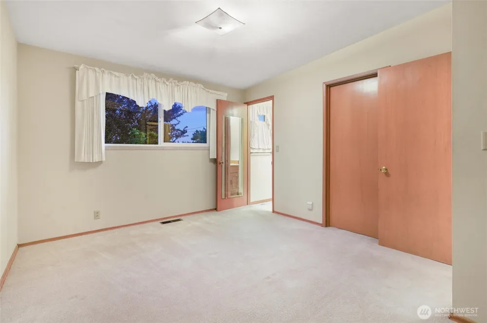 741 Hemlock Street Edmonds, WA 98020