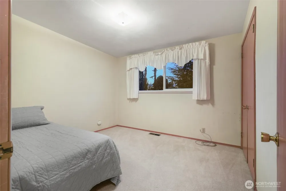 741 Hemlock Street Edmonds, WA 98020