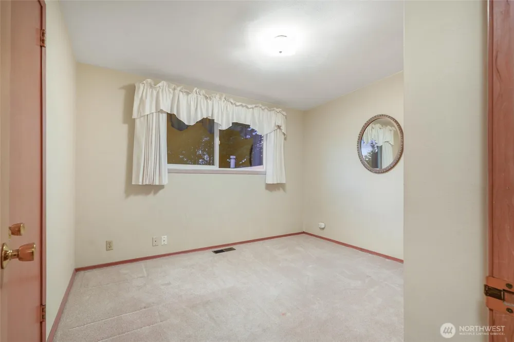 741 Hemlock Street Edmonds, WA 98020