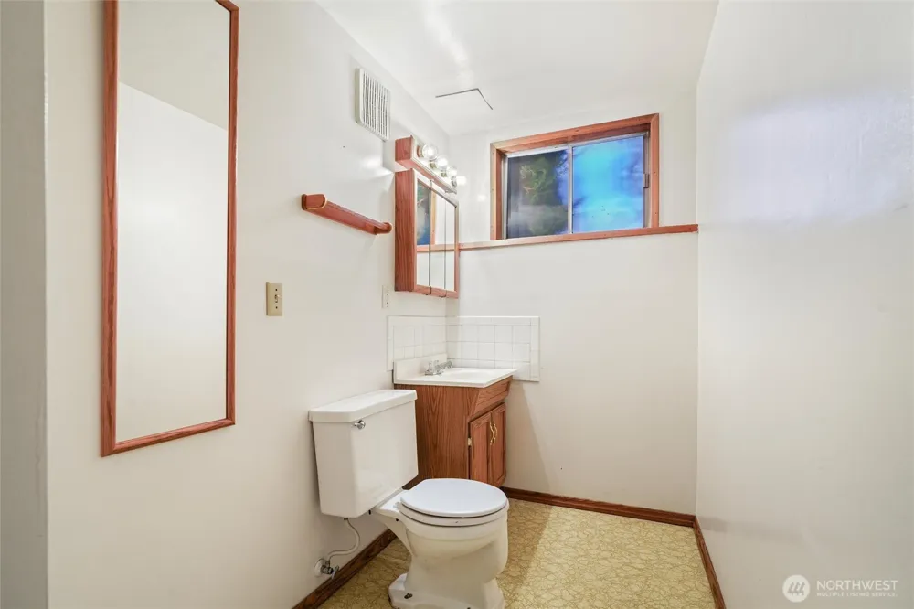 741 Hemlock Street Edmonds, WA 98020