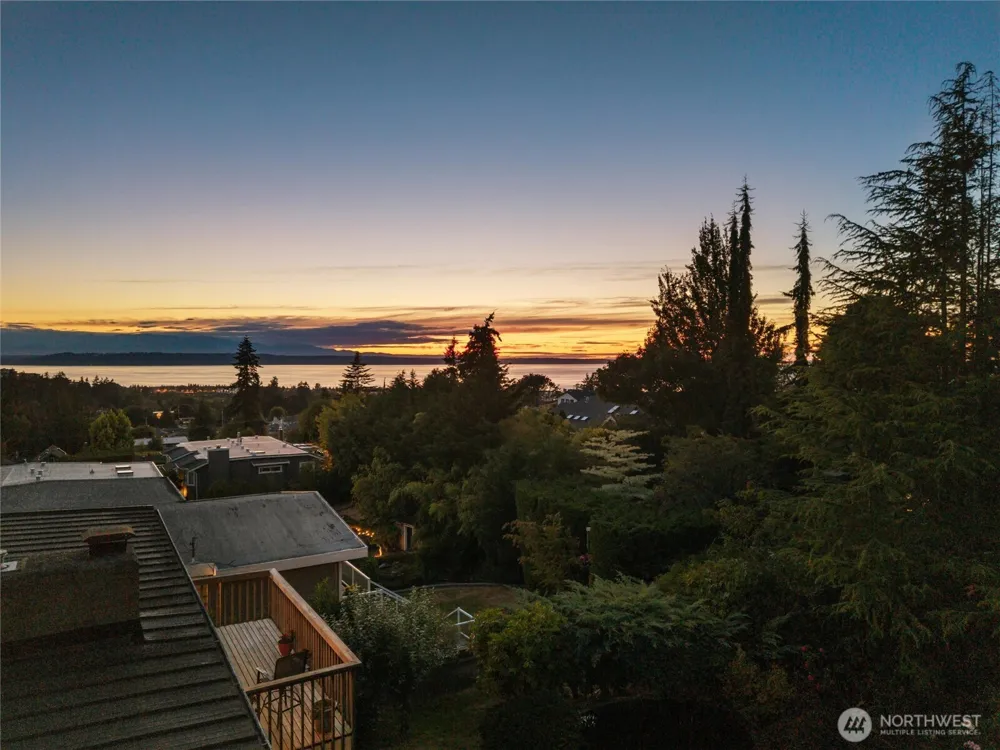 741 Hemlock Street Edmonds, WA 98020