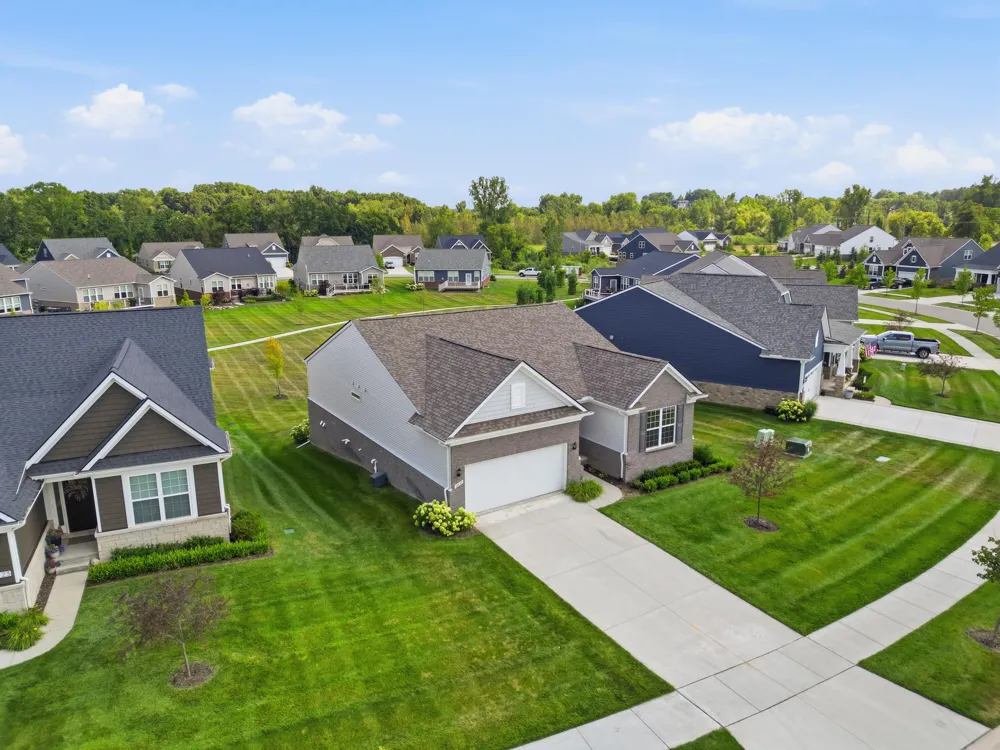 30137 Turtle Creek Circle Lyon Charter Township, MI 48165