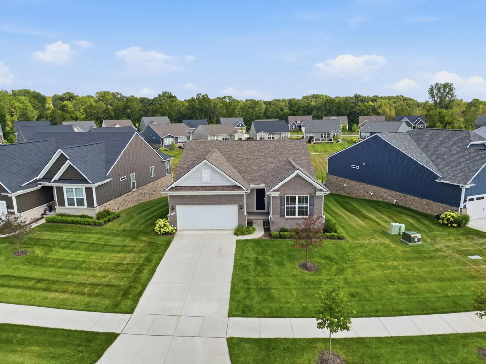 30137 Turtle Creek Circle Lyon Charter Township, MI 48165