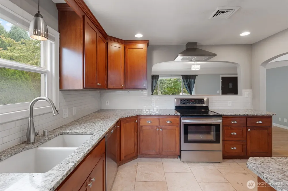647 23rd Avenue Longview, WA 98632