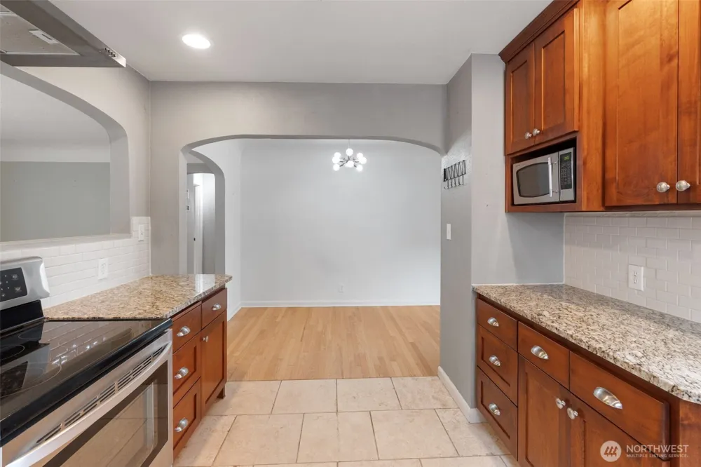647 23rd Avenue Longview, WA 98632